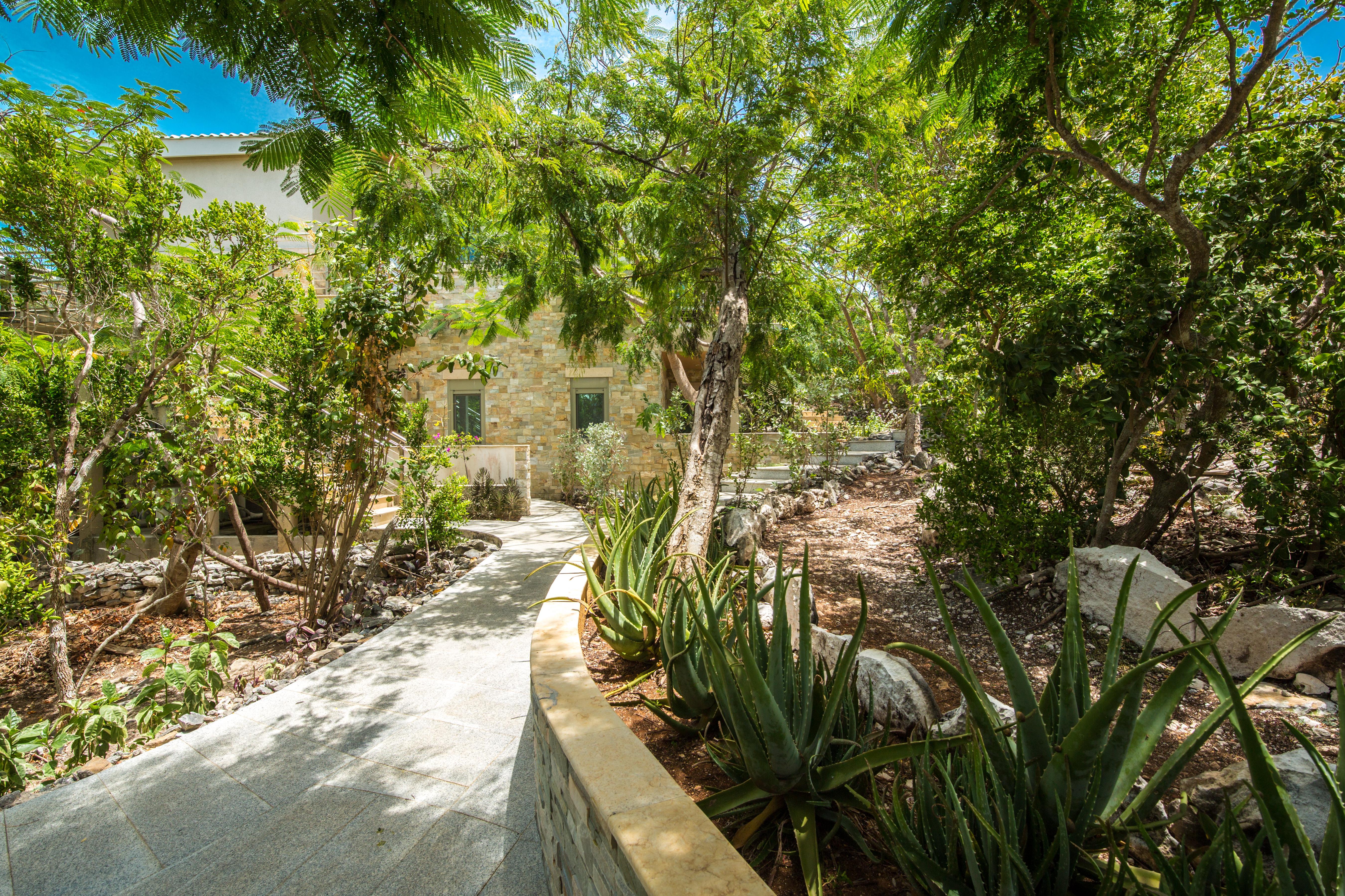 One On Marlin Resort (Adults Only) Turtle Cove Exteriör bild