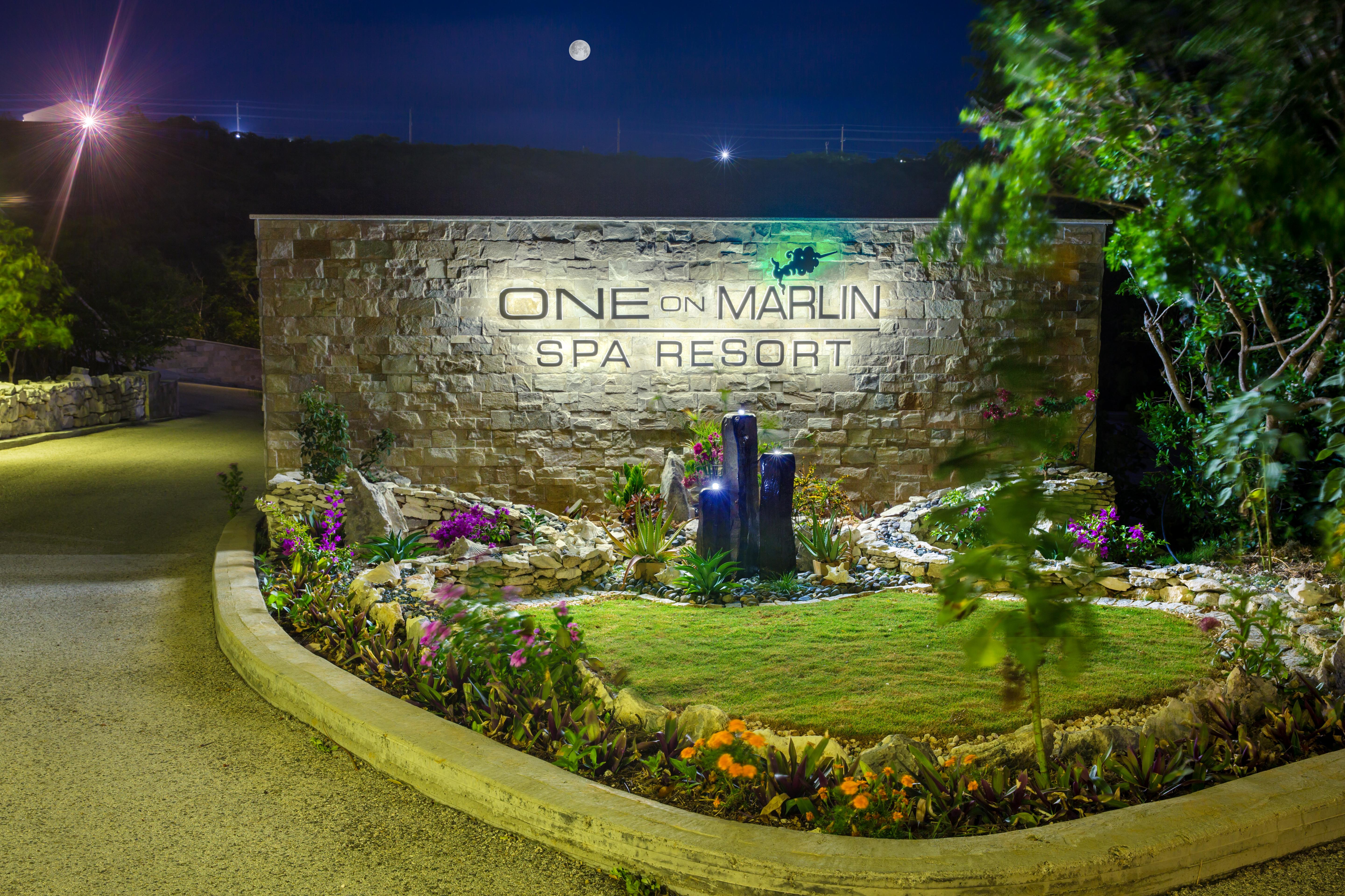 One On Marlin Resort (Adults Only) Turtle Cove Exteriör bild